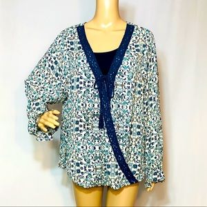 DEMOCRACY LONG SLEEVE V-NECK TOP SIZE 2X
